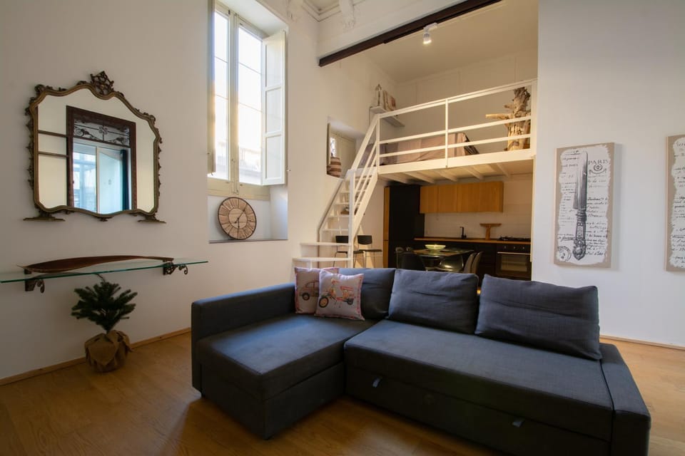 Living room, Seating area