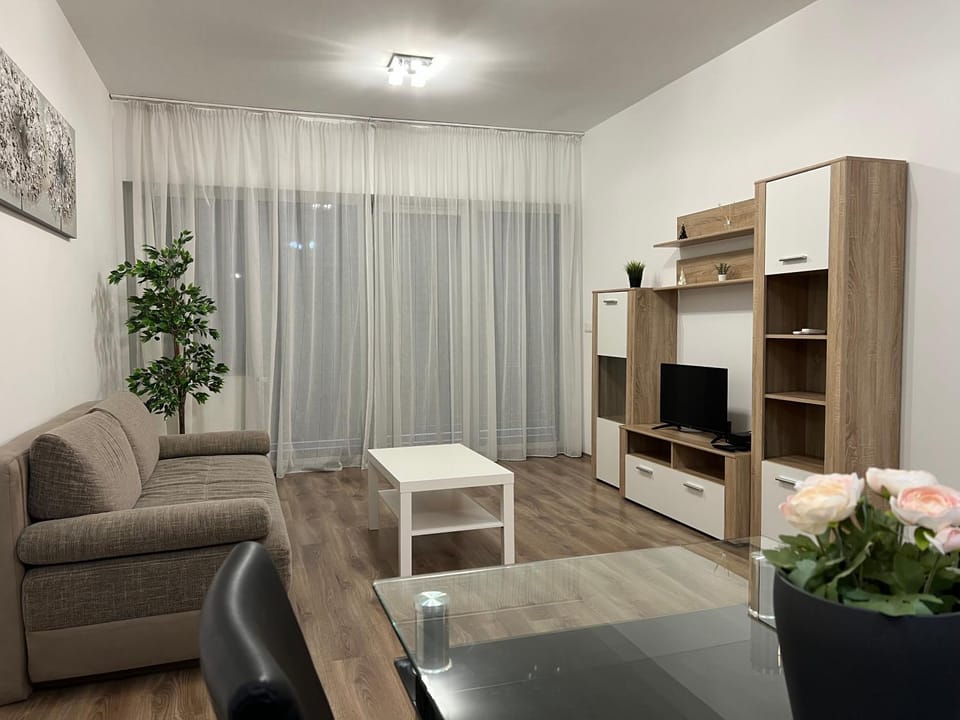 NMG APARTMAN - Megyeri tér 1A Apartment in Hungary