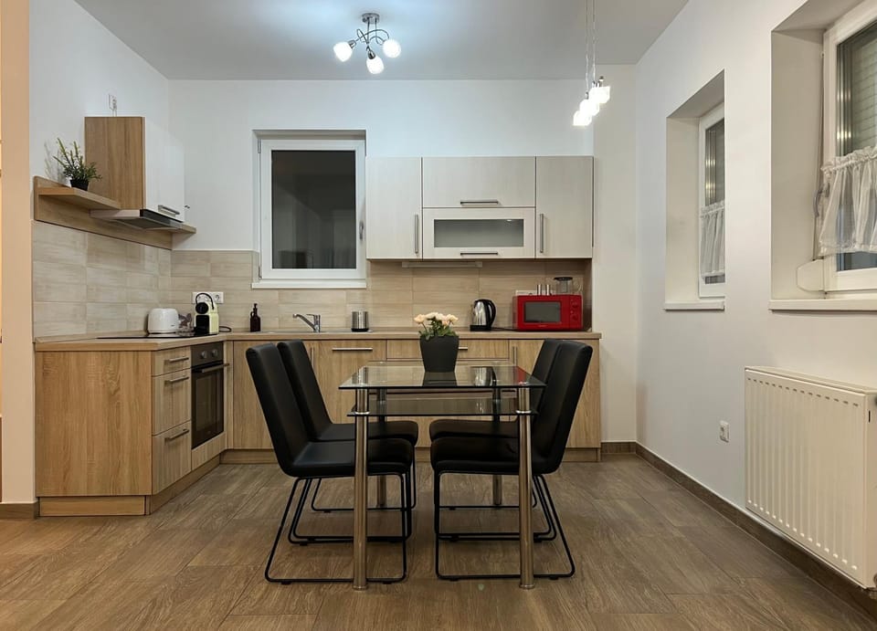 NMG APARTMAN - Megyeri tér 1A Apartment in Hungary
