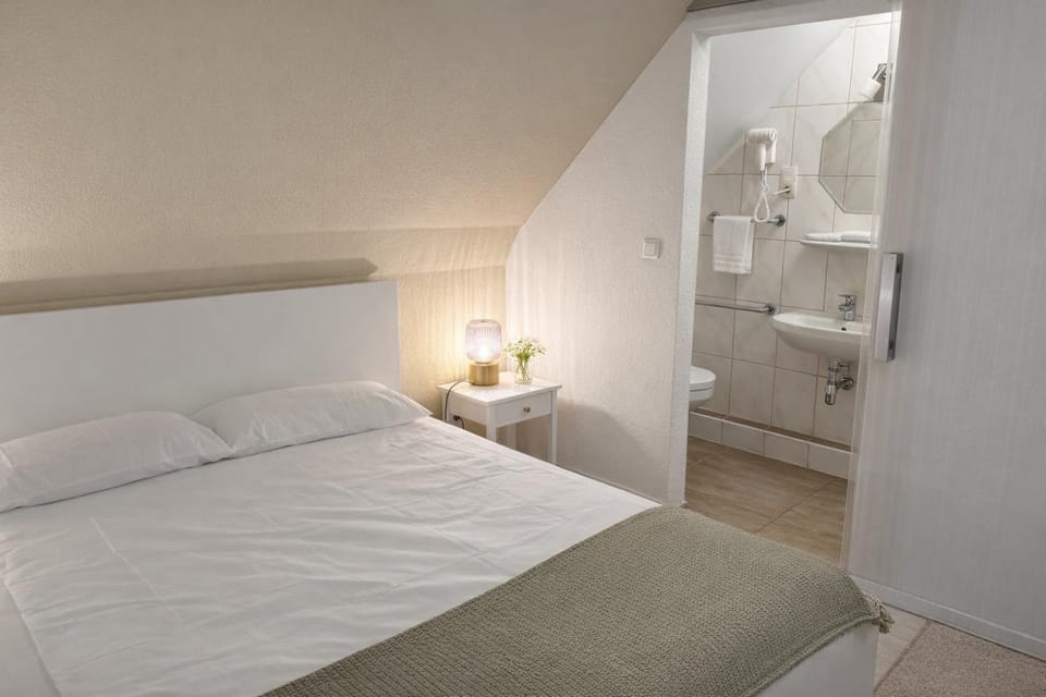 Toilet, Bed, Bathroom, Photo of the whole room, Bedroom