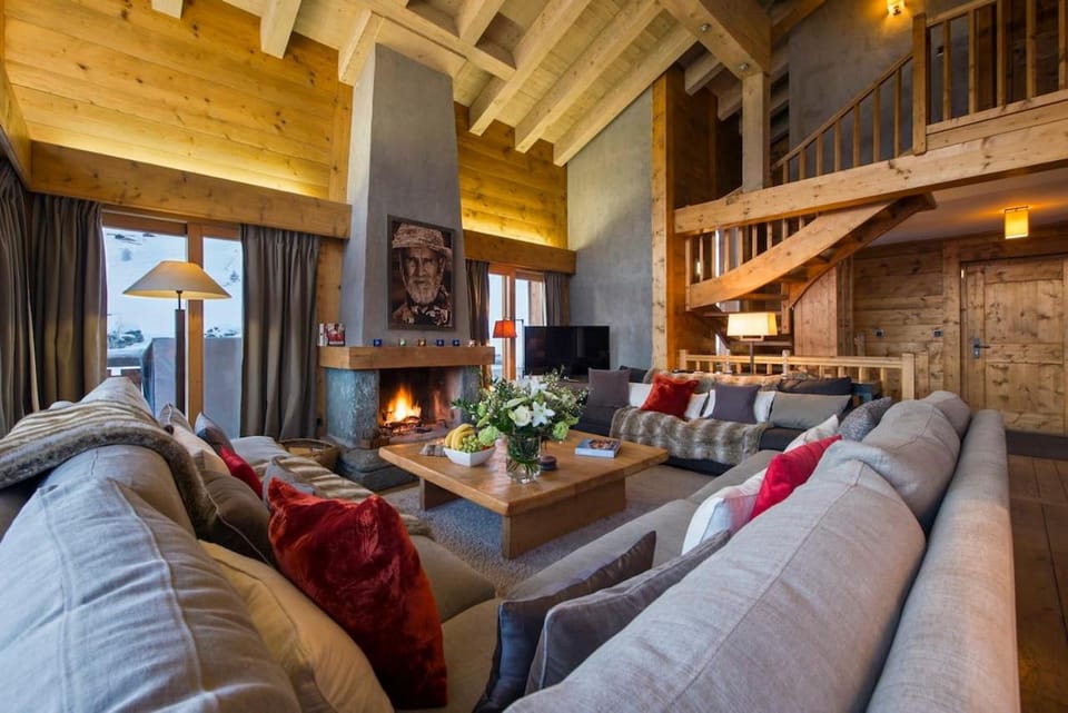 Chalet with Hot Tub and Stunning Views Villa in Riddes