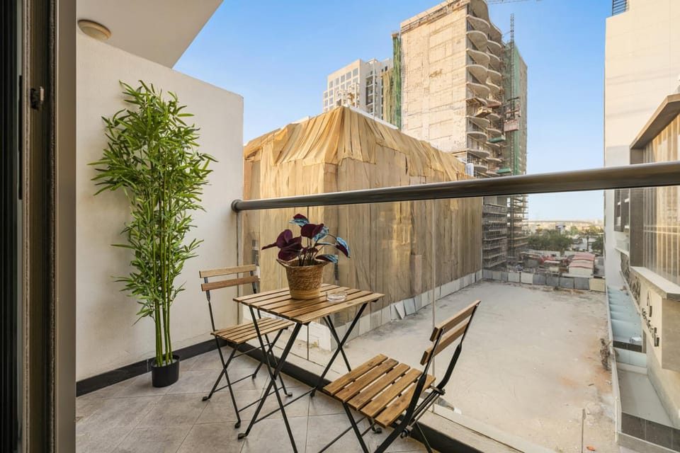 New! Serene Studio with Balcony and Pool Crystal Res Apartment in Dubai