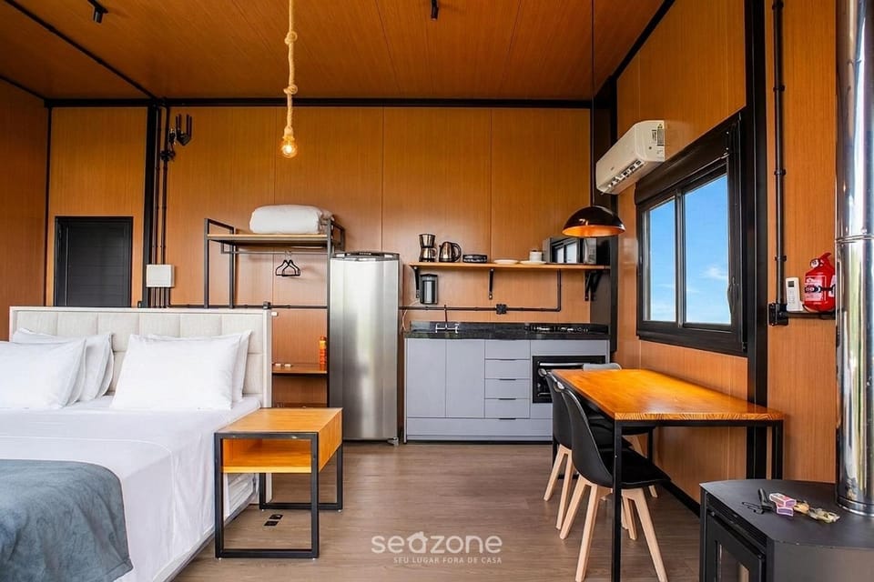 Kitchen or kitchenette, Seating area