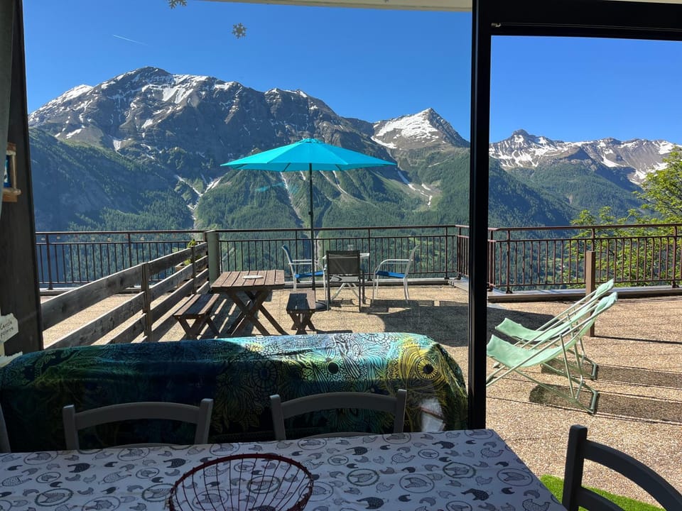 Appartement avec vue imprenable sur les montagnes Apartment in Provence-Alpes-Côte d'Azur