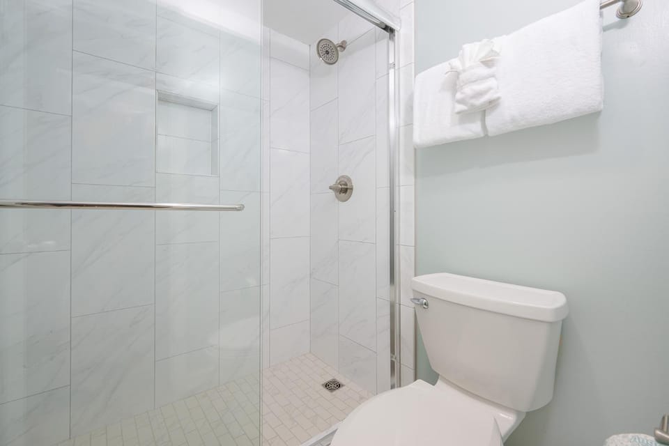 Phoenix X 714 Apartment in Ono Island