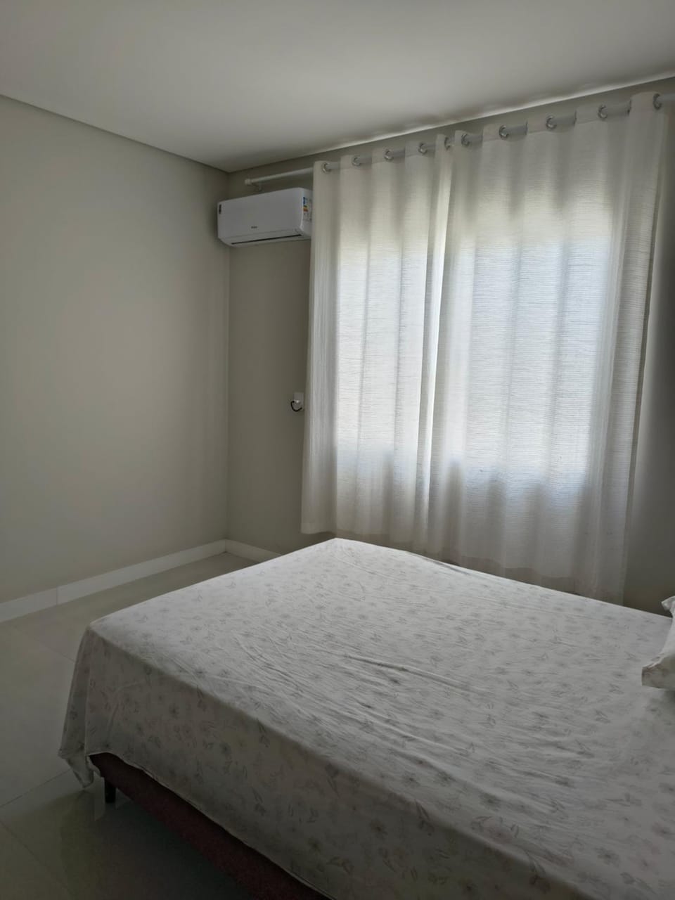 Casa Jardim dourado House in Porto Belo