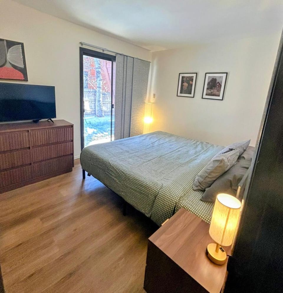 Modern Frisco Townhome with Loft - Spacious & Central Apartment in Frisco