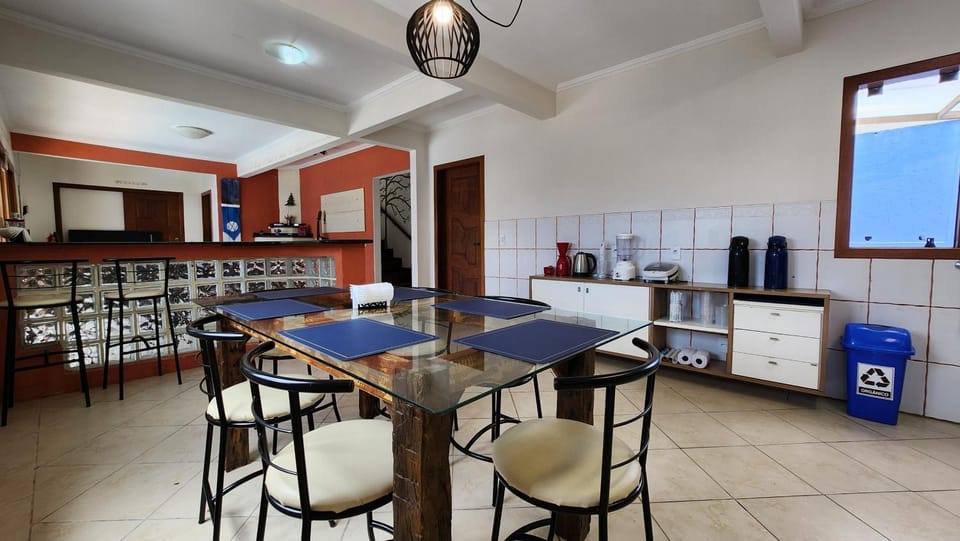 Kitchen or kitchenette, Kitchen or kitchenette, Dining area