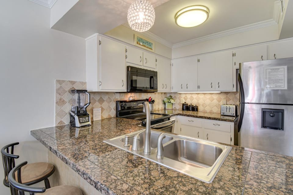 Absolute Best Location! Heart of Gulf Shores Condo House in West Beach