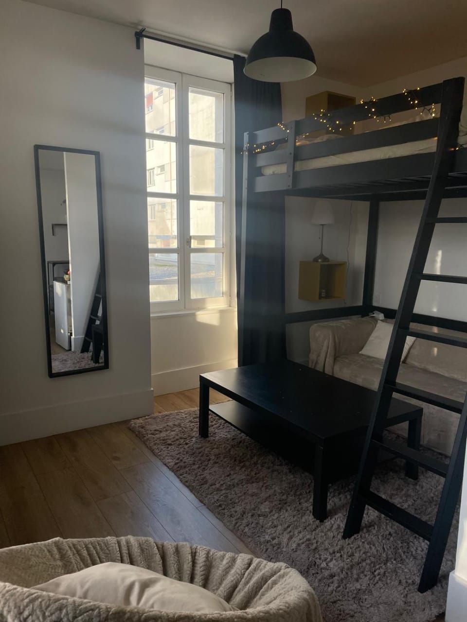 Bed, Living room, Bedroom