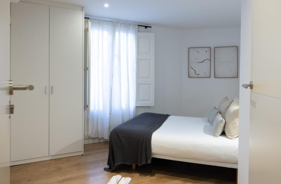 Bed, Photo of the whole room, Bedroom, wardrobe