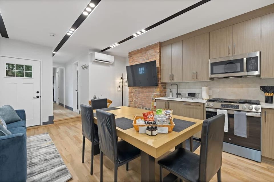 TV and multimedia, Dining area