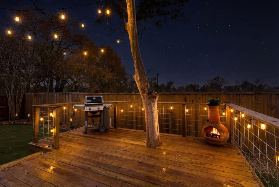 Patio, Night, Evening entertainment