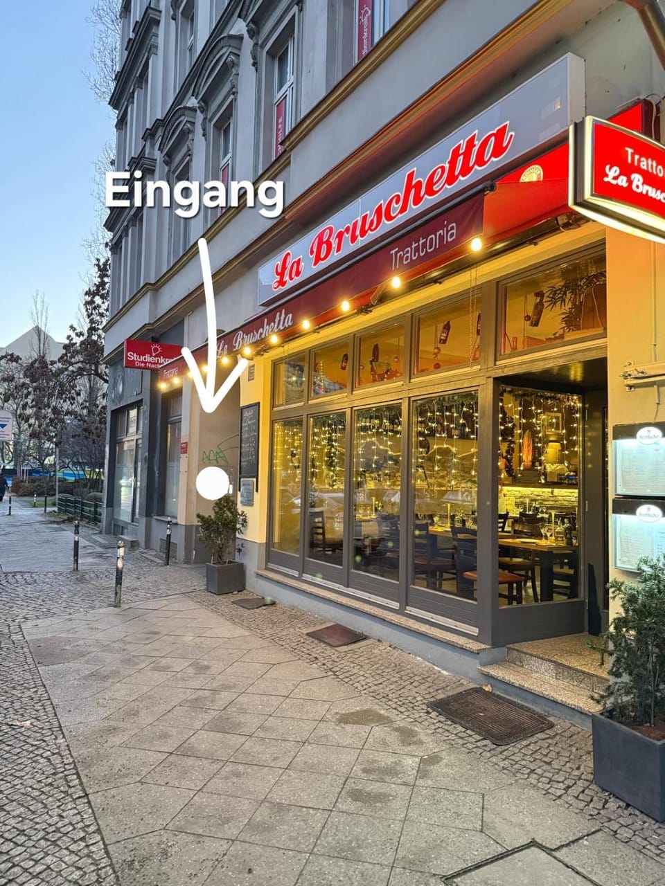 Property building, Restaurant/places to eat, Street view