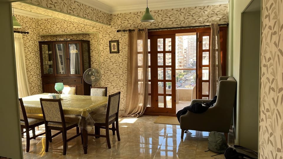 Sunny & Spacious in prime location Apartment in Cairo Governorate