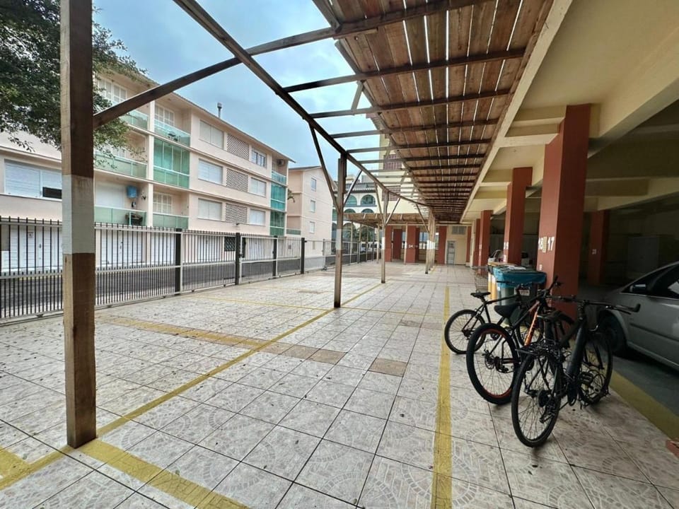 Apto no centrinho com split perto do mar acochegante e muito confortavel perto de tudo Apartment in State of Rio Grande do Sul