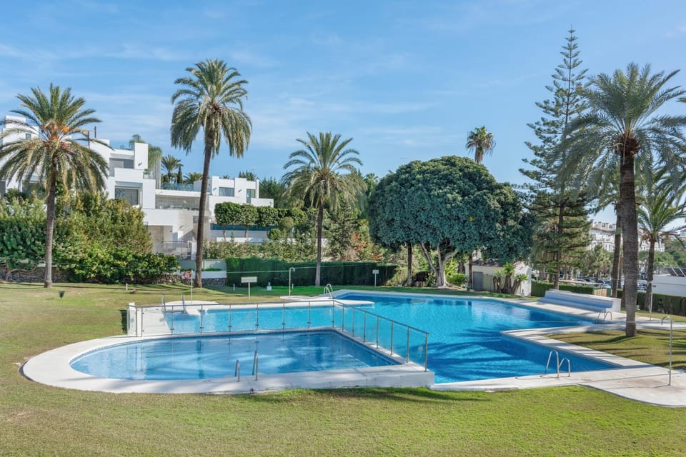 Property building, Swimming pool