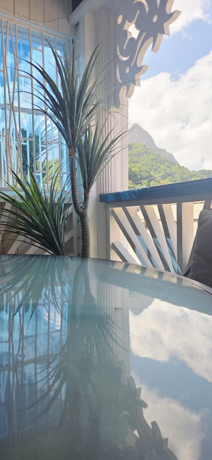 Martha's House Tesla Apartment in Caribbean