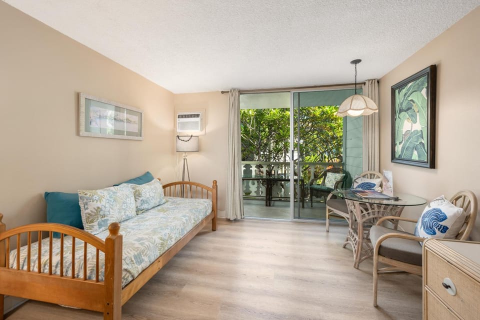 Kona Islander Inn#228: Located in downtown Kona! House in Holualoa