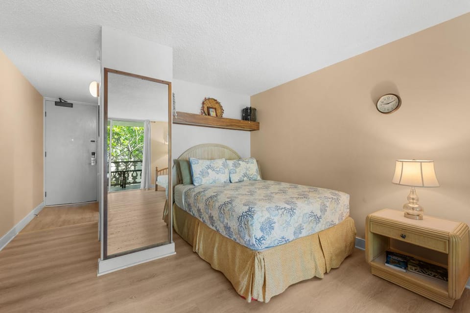Kona Islander Inn#228: Located in downtown Kona! House in Holualoa