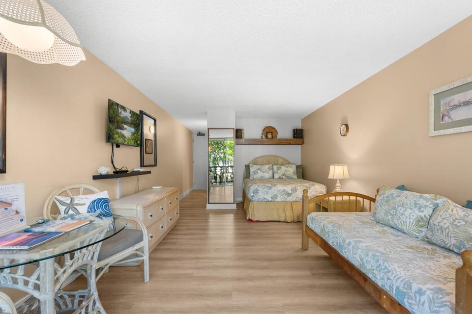 Kona Islander Inn#228: Located in downtown Kona! House in Holualoa