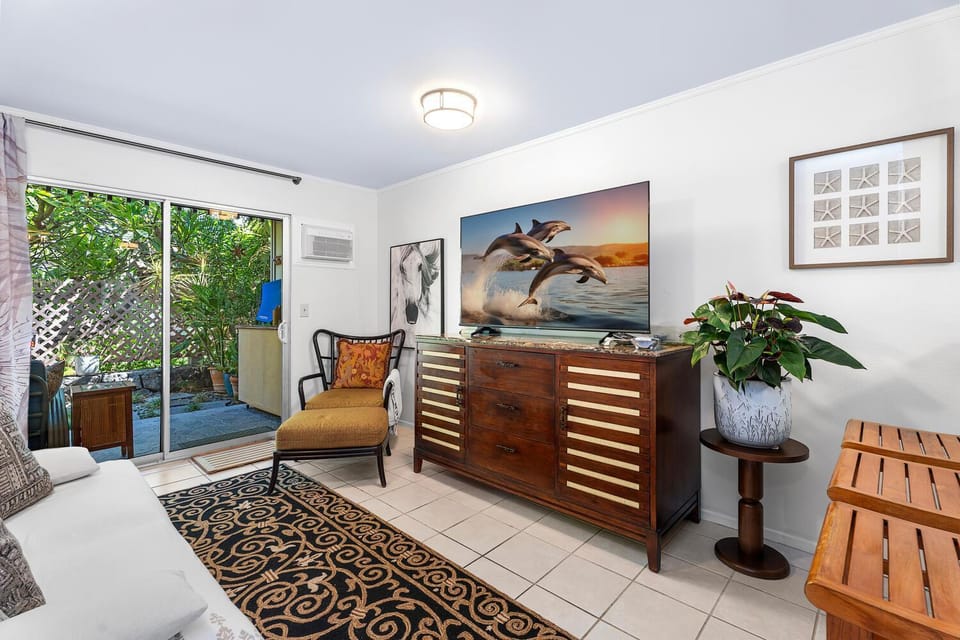 Kona Shores#113: Ground Floor, Remodeled with AC! House in Holualoa