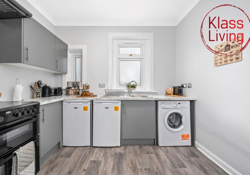 Coffee/tea facilities, Kitchen or kitchenette, Decorative detail, Guests, group of guests, Family