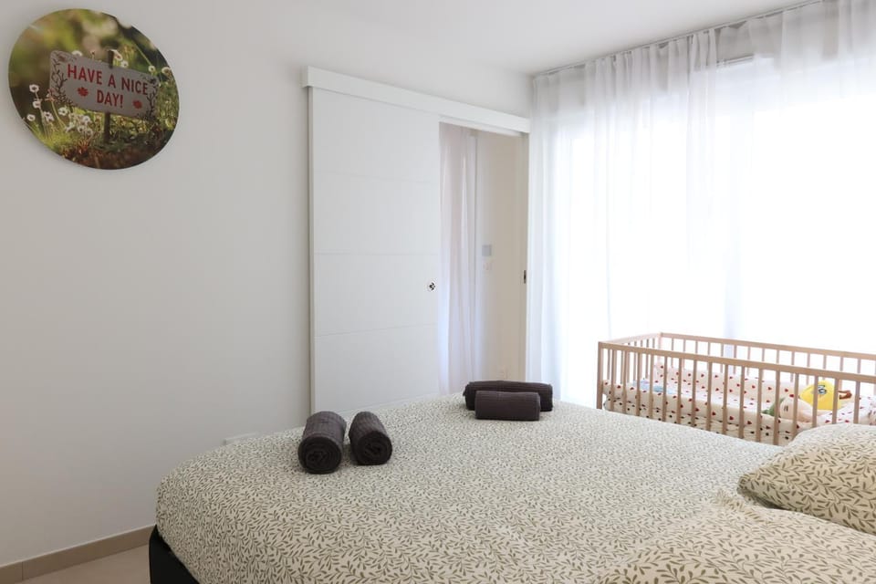 Bed, Bedroom, cot