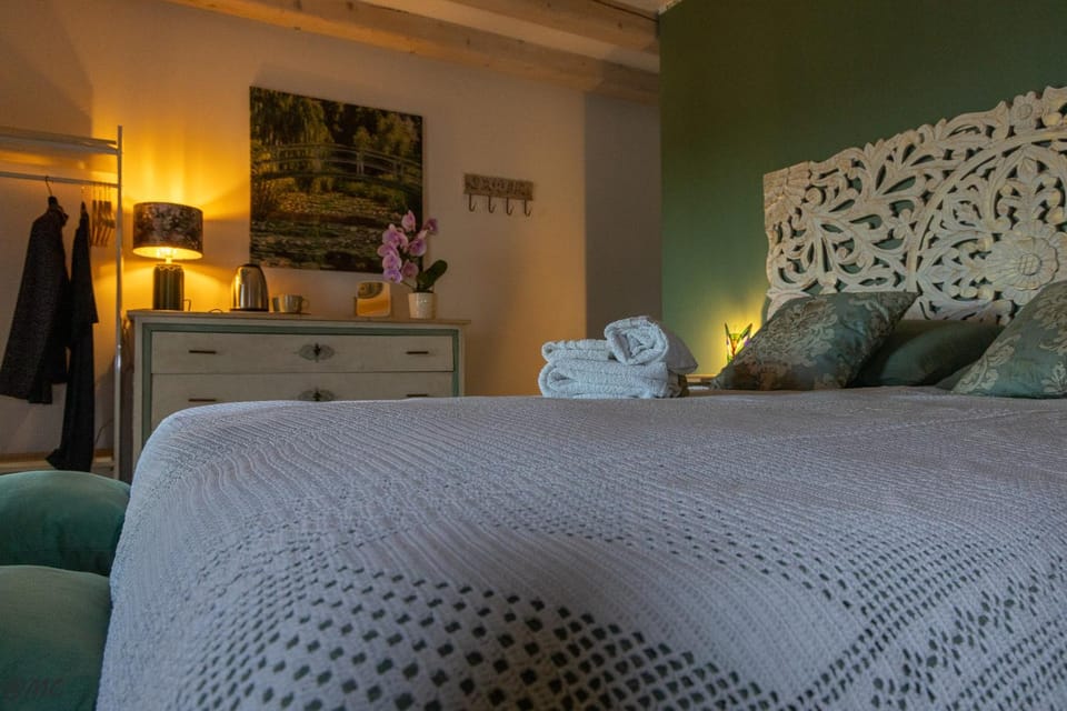 Bed, Bedroom