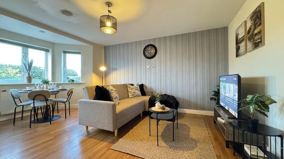 Stylish 2 Bedroom Apartment With 2 Bathrooms and Free Gated Parking Apartment in Doncaster