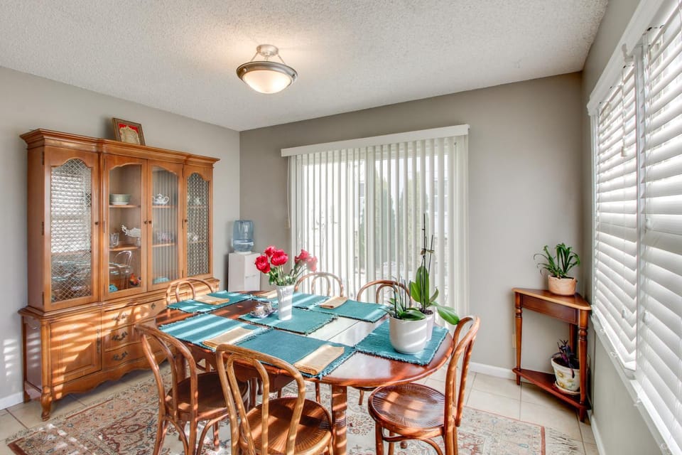 2 Mi to KU Campus: Group Getaway w/ Patio & Garden House in Lawrence