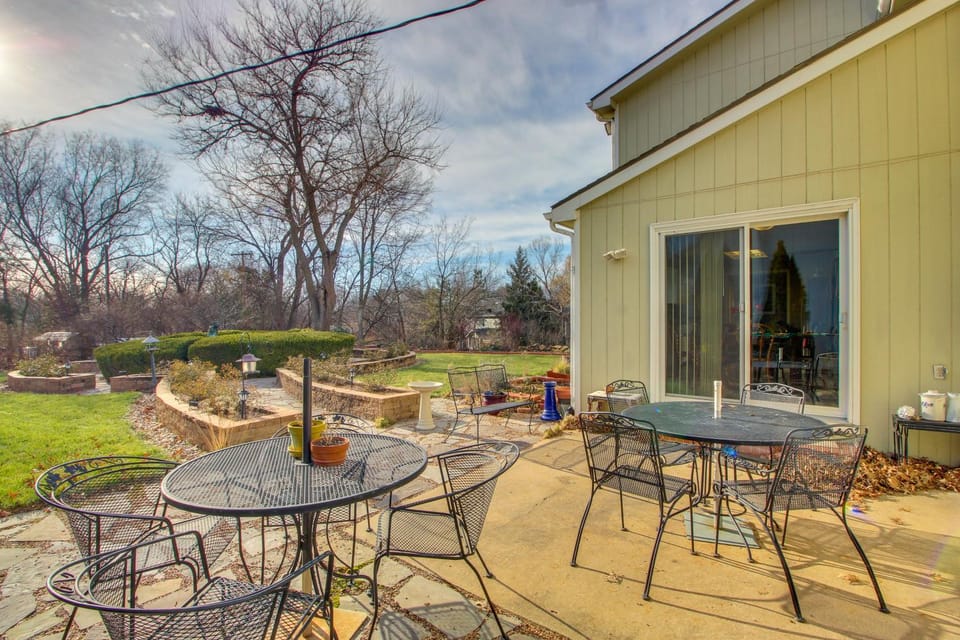2 Mi to KU Campus: Group Getaway w/ Patio & Garden House in Lawrence