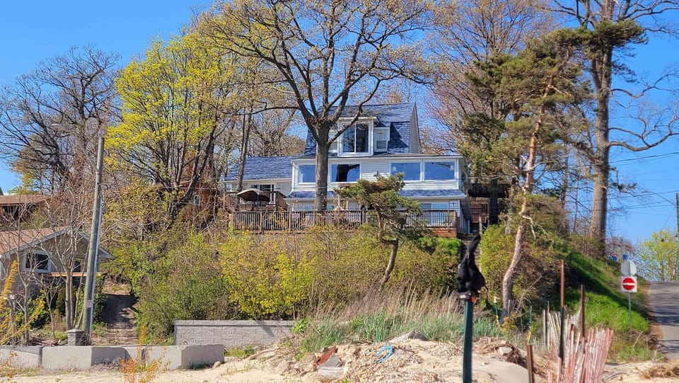 Crystal Beach Waterfront Cottage - Sunset Views House in Fort Erie
