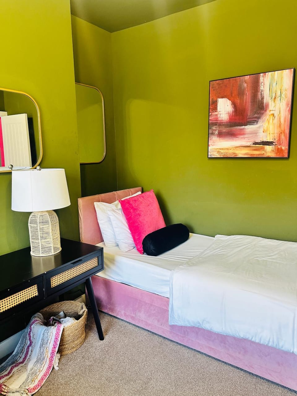 Manchester Getaway Bright & Spacious With Parking House in Salford