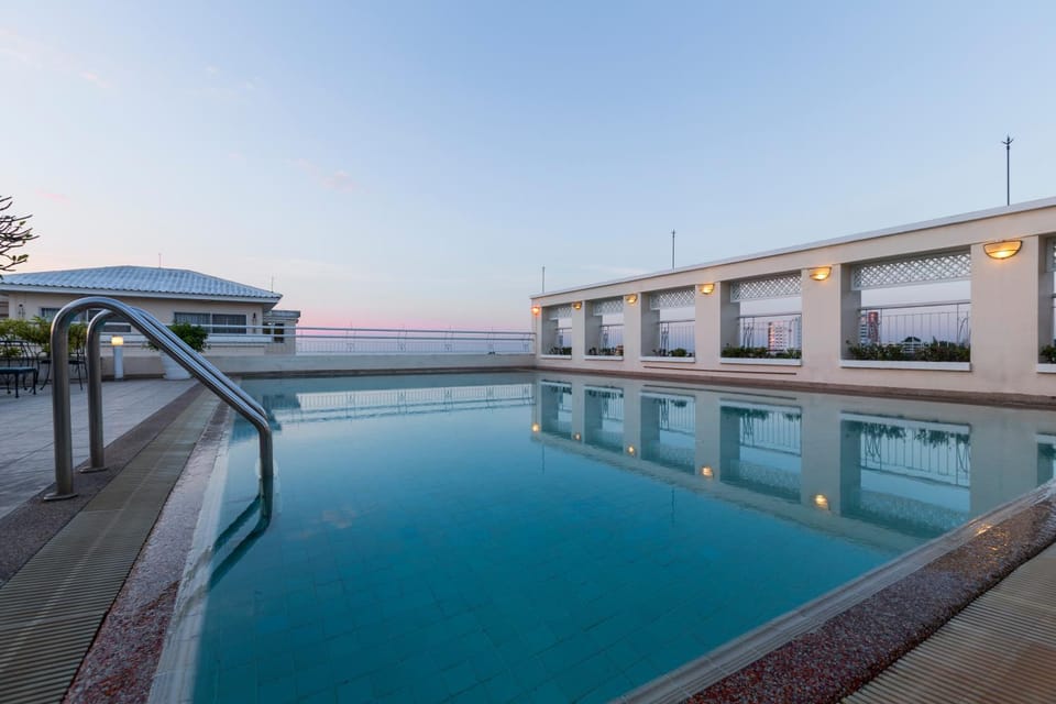 Swimming pool, Swimming pool