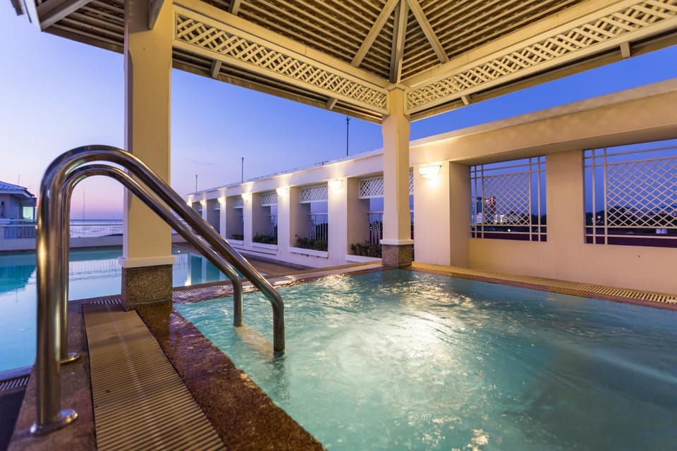 Swimming pool, Swimming pool