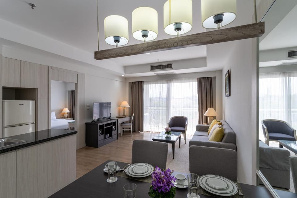View (from property/room), Living room, Photo of the whole room, Seating area