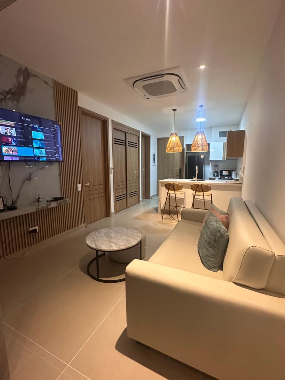 TV and multimedia, Kitchen or kitchenette, Living room