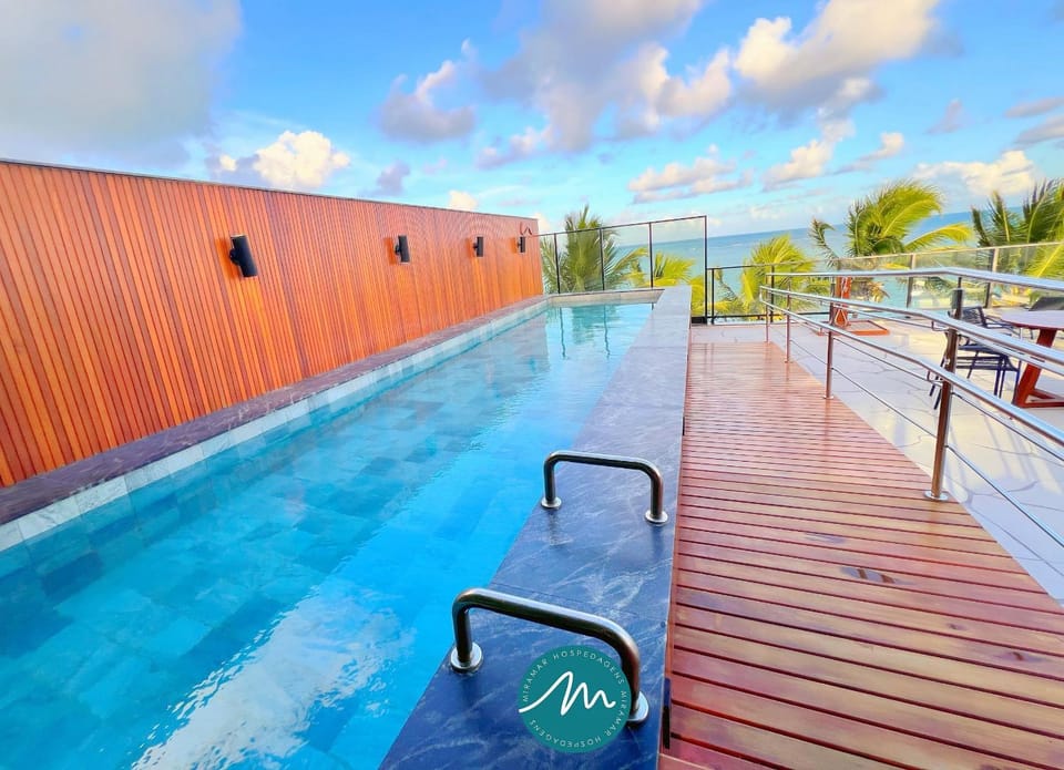 Day, Swimming pool