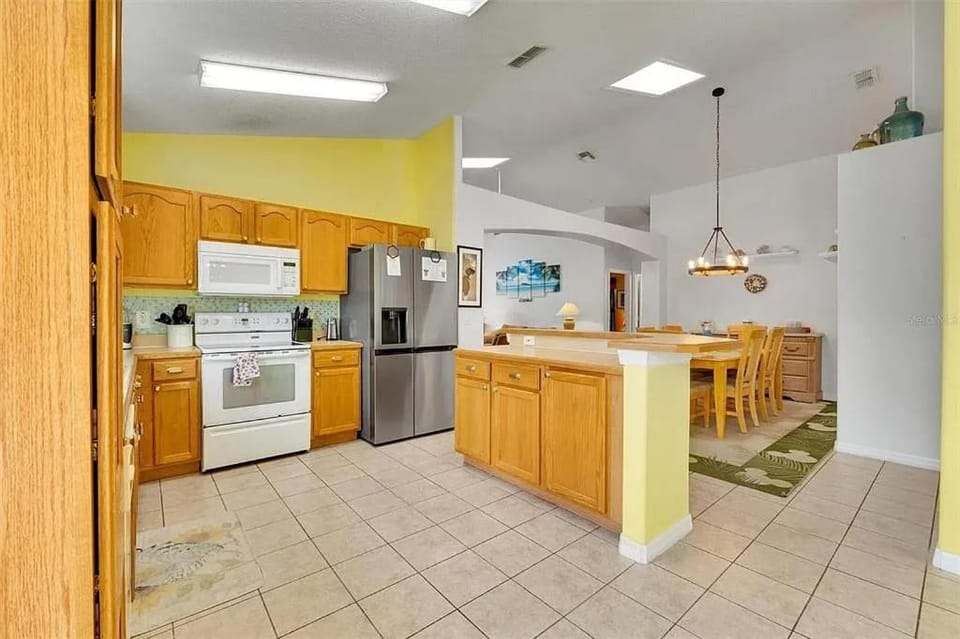 5BR 4BA Near Disney, Pool, Sauna, Pets Allowed House in Four Corners