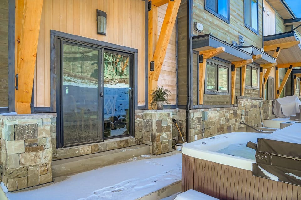 Luxurious 4 Bedroom Retreat close to Deer Valley East 1936 House in Wasatch County