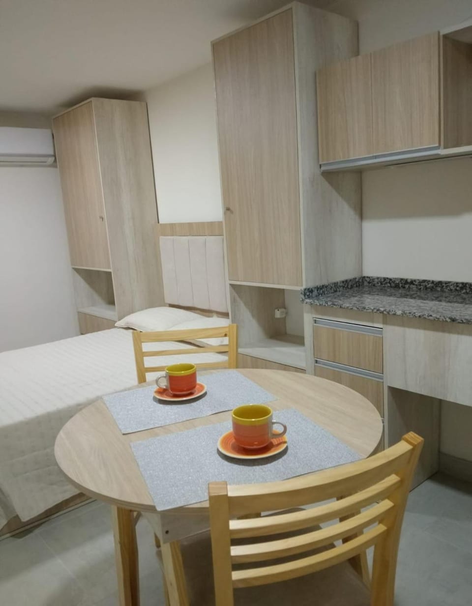 Staff, Bed, Seating area, Dining area, Lunch