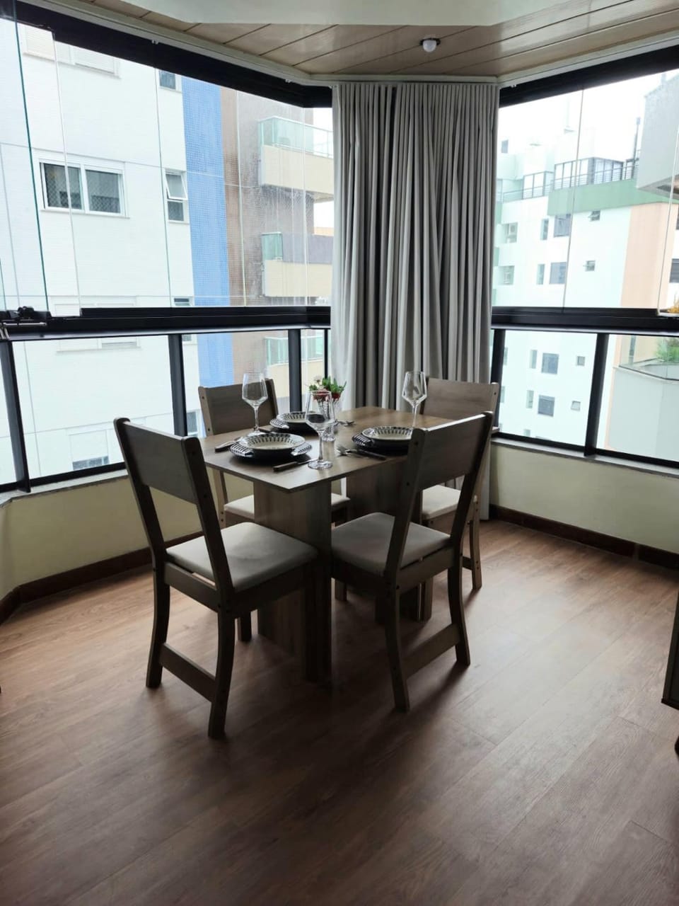 View (from property/room), Living room, Seating area, Dining area