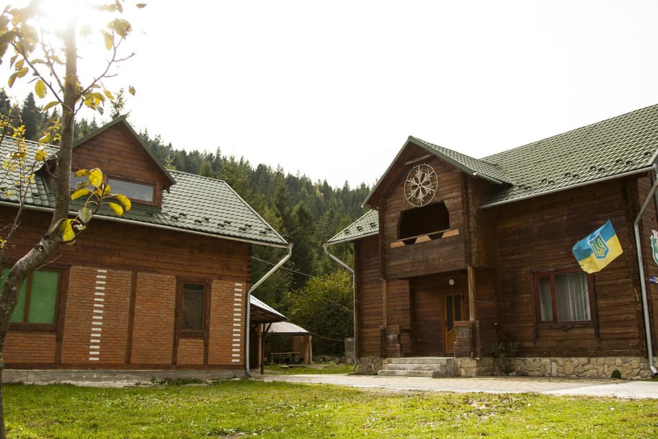 Property building, Facade/entrance, Garden, Area and facilities