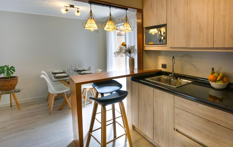 Kitchen or kitchenette, Dining area, stove