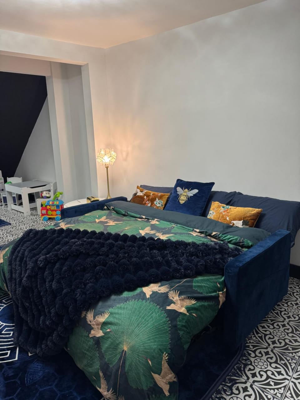 Milbrook House House in Gloucester