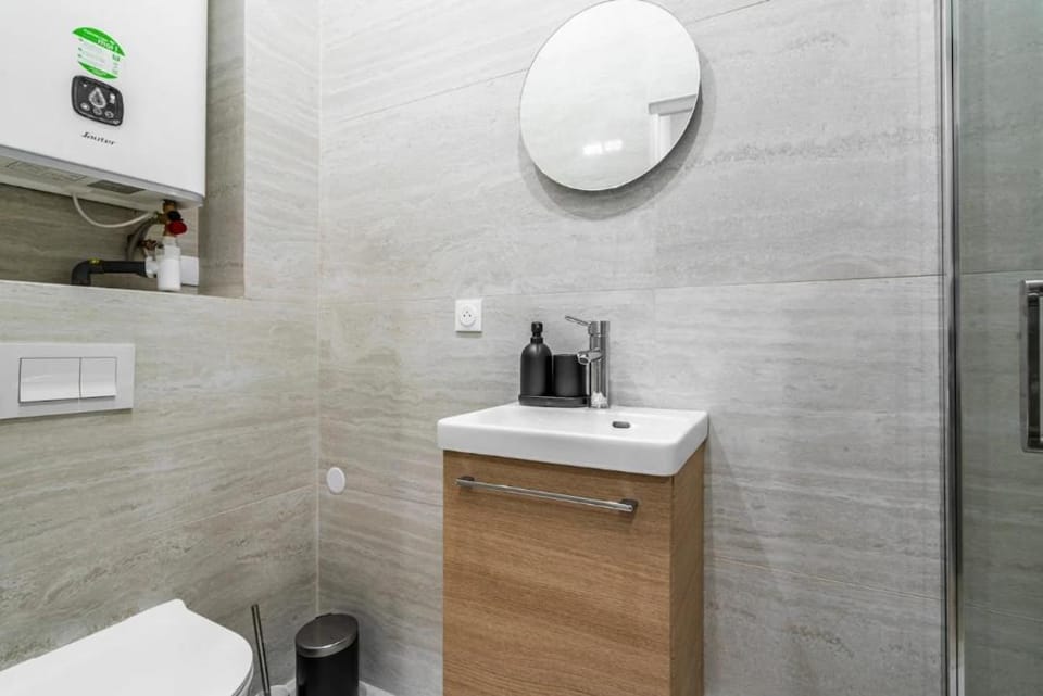 Air-conditioned & comfortable studio - Batignolles side Apartment in Levallois-Perret