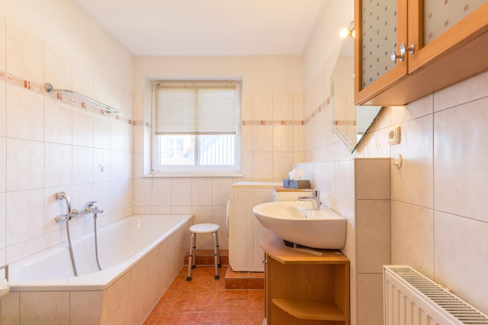 Haus Ostseeallee 18, Ferienwohnung "Kuck 02" Apartment in Boltenhagen