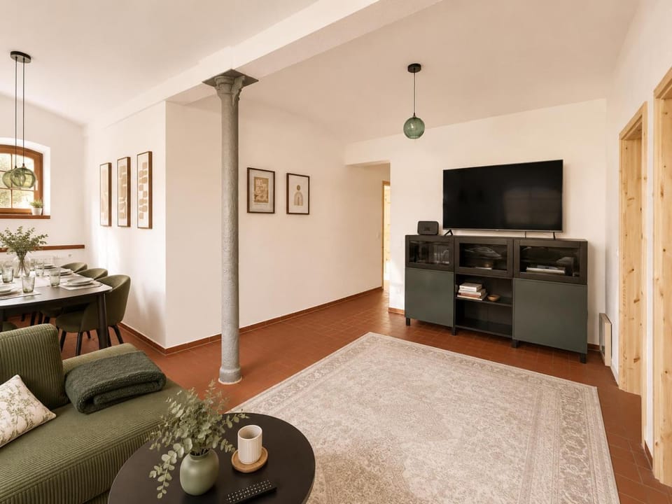 Communal lounge/ TV room, Living room