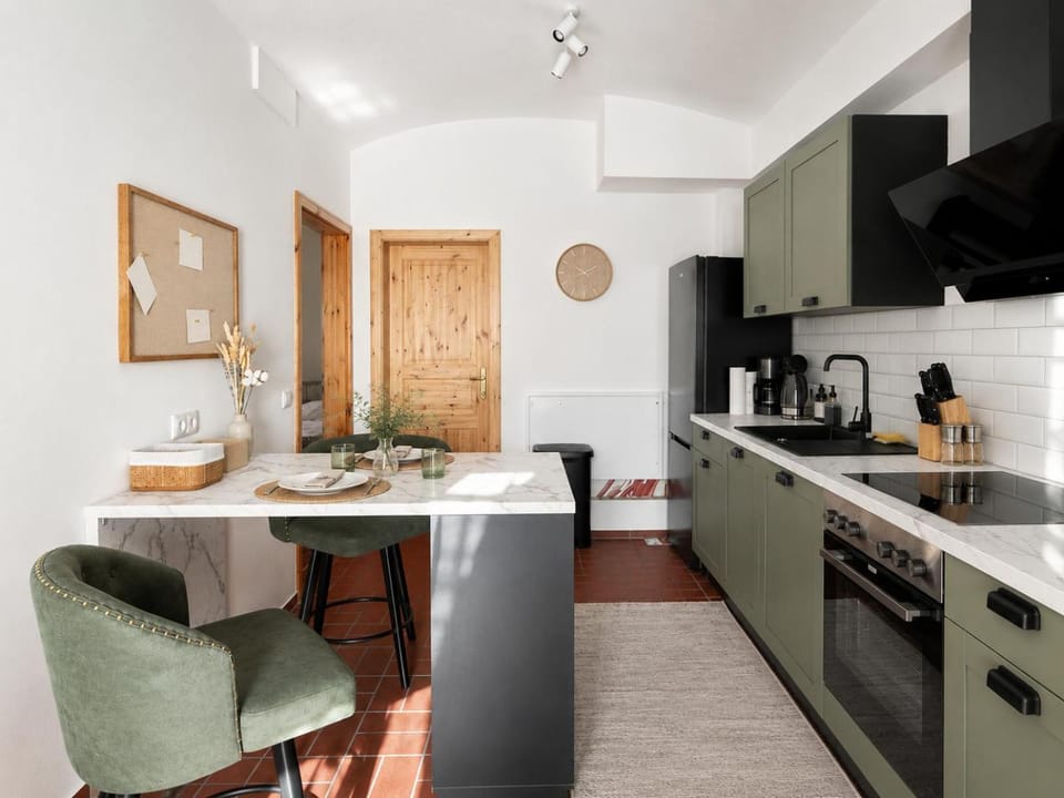 Kitchen or kitchenette, Dining area, kitchen